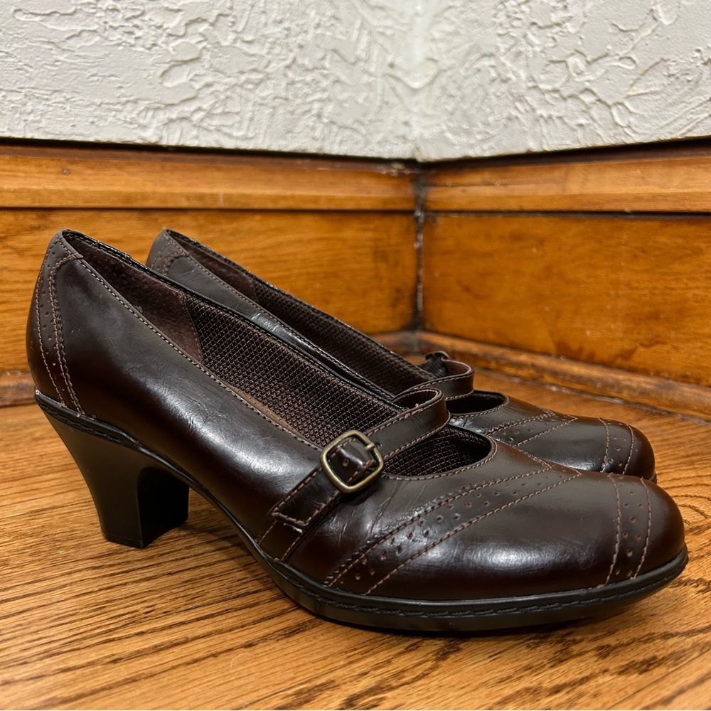 Clark’s | Mary Jane Wing Tip Heels